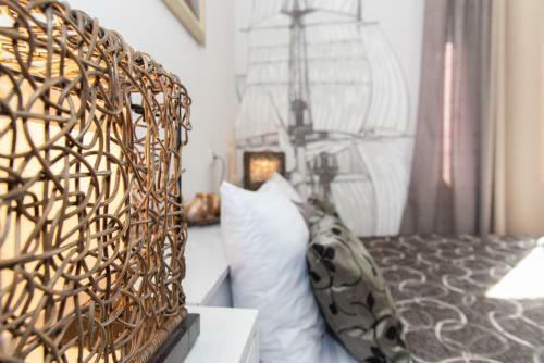 Hostal Palace Queen Mary Luxury Rooms