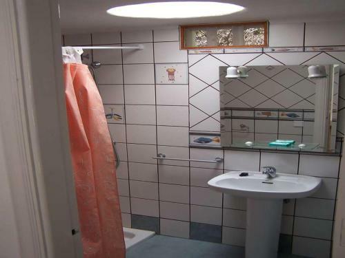 Uga Villa Sleeps 2 Pool Wifi T691620