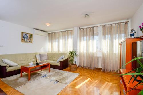 Apartment Snjezana