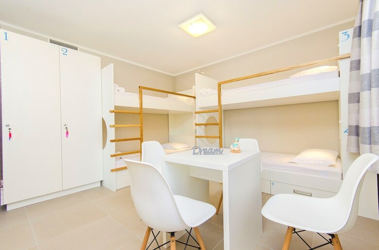 Hostel Dvor