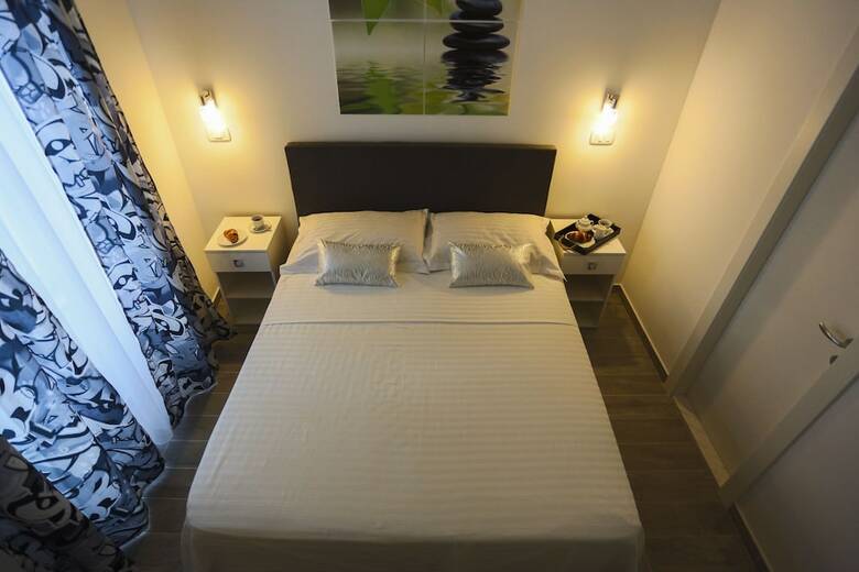 Hostal Nirvana Rooms Split
