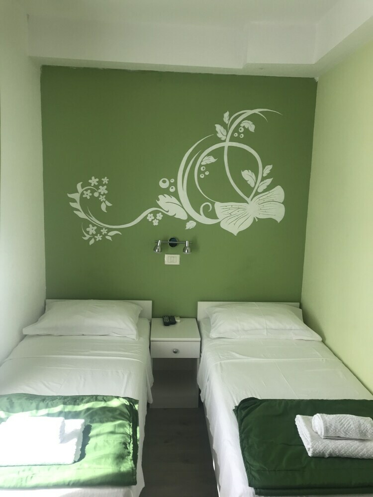 Hostal Nirvana Rooms Split