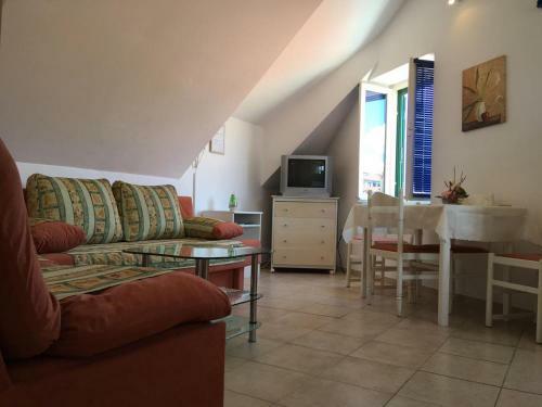 Apartments By The Sea Split - 5995