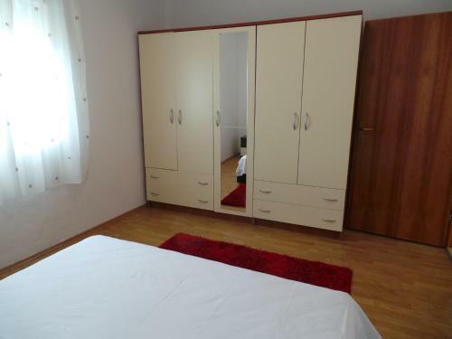 Holiday Home In Maslenica 8102