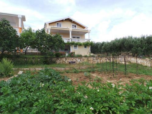 Holiday Home In Maslenica 8102