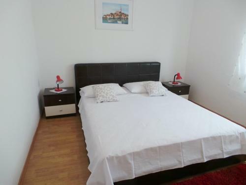 Holiday Home In Maslenica 8102