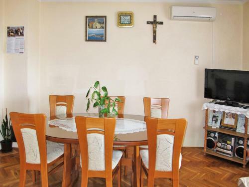 Apartment Haus Milka (srd413)