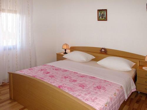 Apartment Haus Milka (srd413)