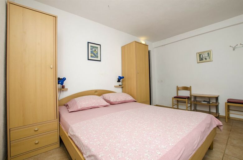 Apartments Zdenko