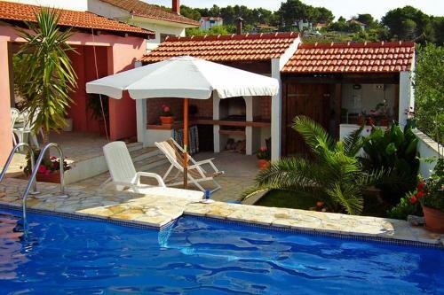 Apartment Maslinica 5180a