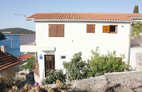 Apartments By The Sea Maslinica (solta) - 5188
