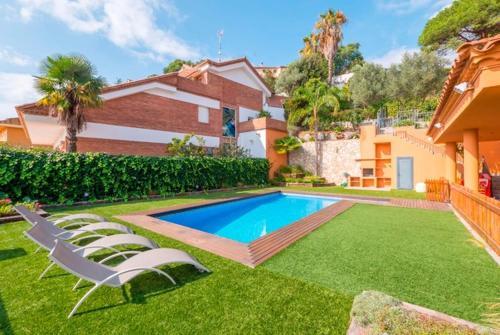 Santa Susanna Villa Sleeps 10 Pool Air Con Wifi