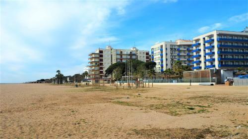 Santa Susana Apartment Beach