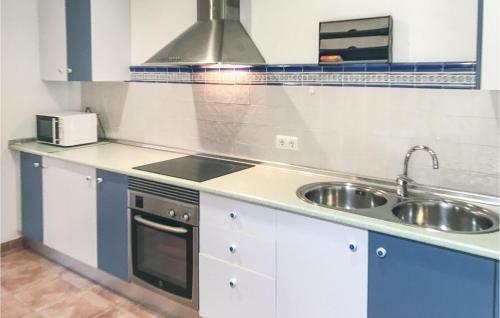 Six-bedroom Holiday Home In La Azohia