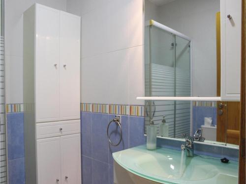 Two-bedroom Apartment In La Azohia