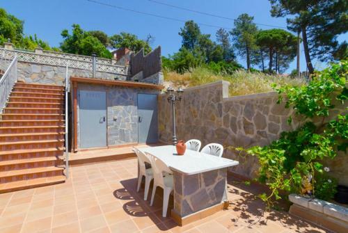 Montbarbat Villa Sleeps 6 Pool