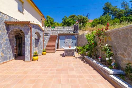 Montbarbat Villa Sleeps 6 Pool