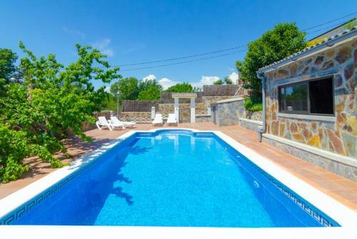 Montbarbat Villa Sleeps 6 Pool