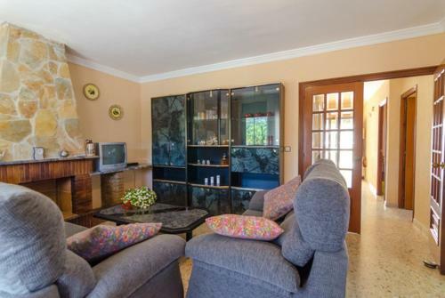 Montbarbat Villa Sleeps 6 Pool