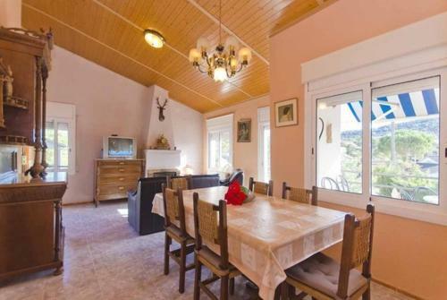 Montbarbat Villa Sleeps 5 Pool Wifi