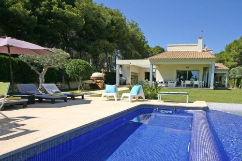 Moraira Villa Sleeps 8 Pool Air Con Wifi