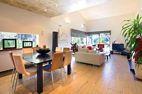 Moraira Villa Sleeps 8 Pool Air Con Wifi
