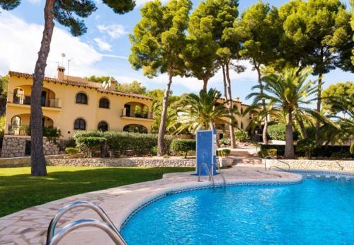 Moraira Apartment Sleeps 4 Pool