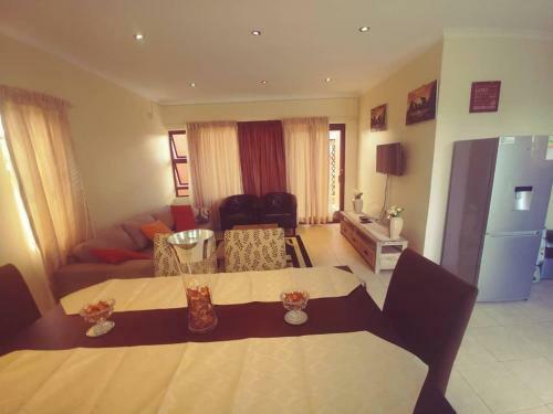 Contemporary Cozy 3 Bedroom Cottage