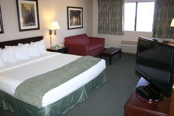 Hotel Crystal Inn And Suites