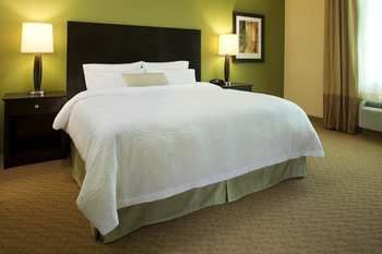 Hotel Hampton Inn And Suites Greensborocoliseum