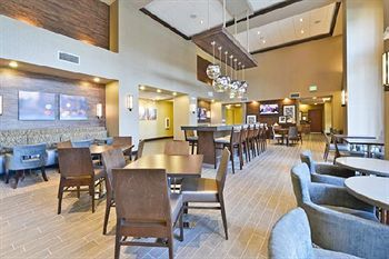 Hotel Hampton Inn And Suites Greensborocoliseum