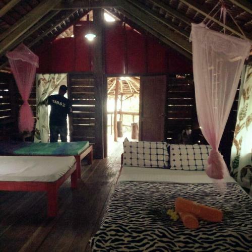 Hotel Hideaway Paradise Beach Bungalows