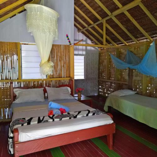Hotel Hideaway Paradise Beach Bungalows