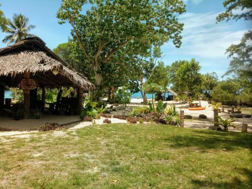 Hotel Hideaway Paradise Beach Bungalows