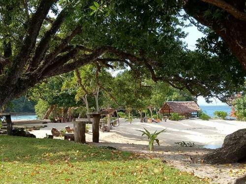Hotel Hideaway Paradise Beach Bungalows