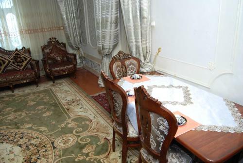 Bed & Breakfast Vodakanal Place (Khorezm National House)