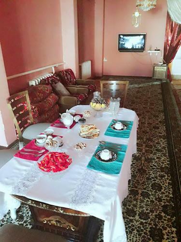 Bed & Breakfast Vodakanal Place (Khorezm National House)