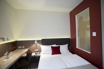 Big Box Hotel