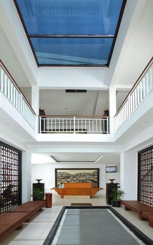 Ozz Hotel Kuta Bali