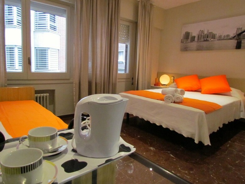 Hostal Barcelona City Street