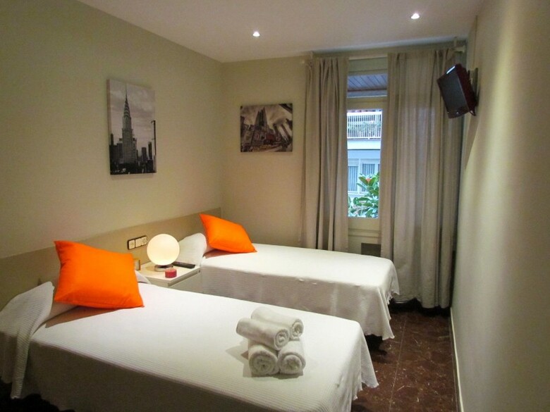 Hostal Barcelona City Street