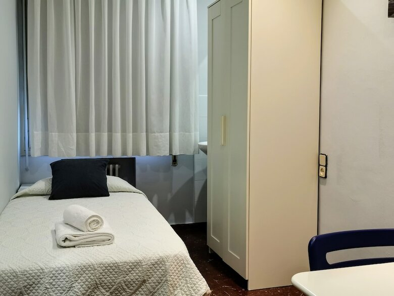 Hostal Barcelona City Street