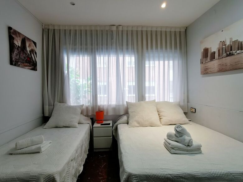 Hostal Barcelona City Street