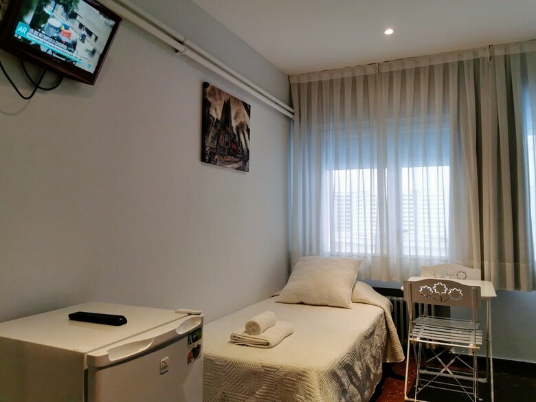 Hostal Barcelona City Street