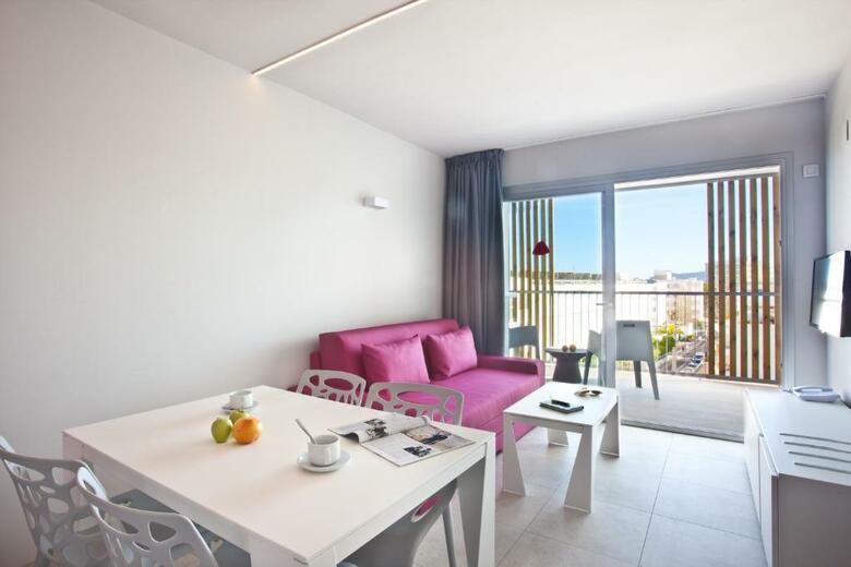 Ryans Ibiza Apartments - Adults Only