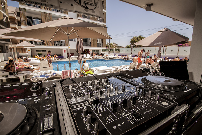 Ryans Ibiza Apartments - Adults Only