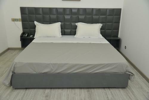 Jess Hotel Kpalim�