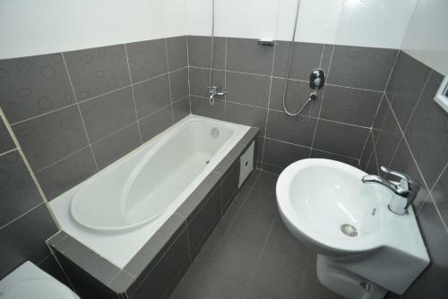 Jess Hotel Kpalim�