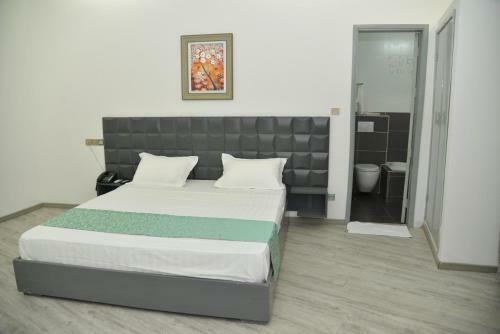 Jess Hotel Kpalim�