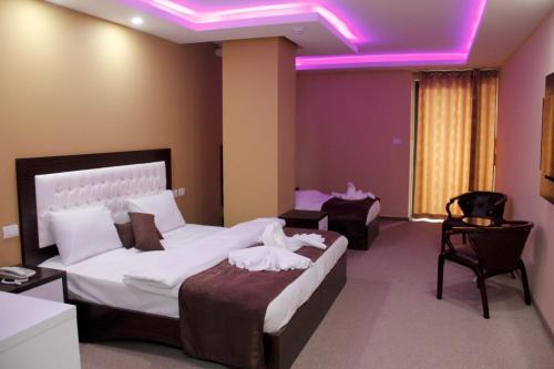 Posada Bethlehem Suites